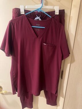 Iago Women’s V-Neck Scrub Top and Pant Set in Burgundy